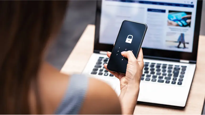 Proteggi smartphone e tablet aziendali in pochi passaggi e in tutta sicurezza