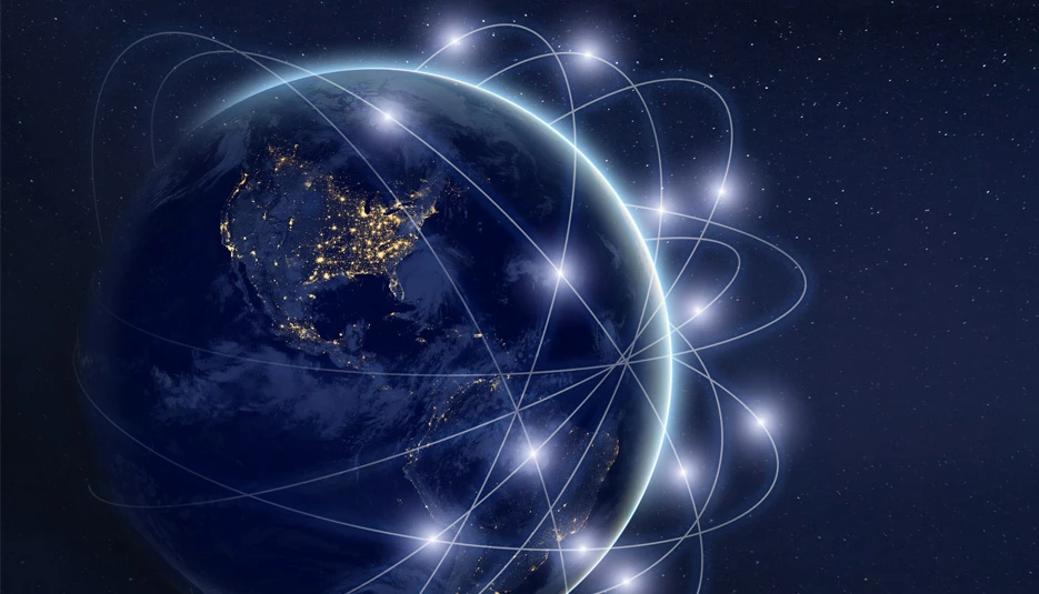 Pianeta Terra visto dallo spazio e circondato da una rete di connessioni satellitari