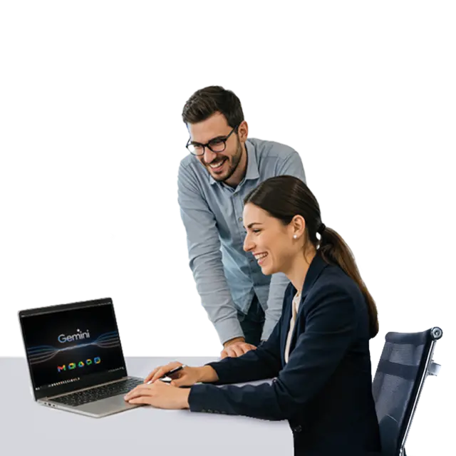 Team di lavoro composto da 3 persone utilizza Gemini, intelligenza artificiale integrata in Google Workspace