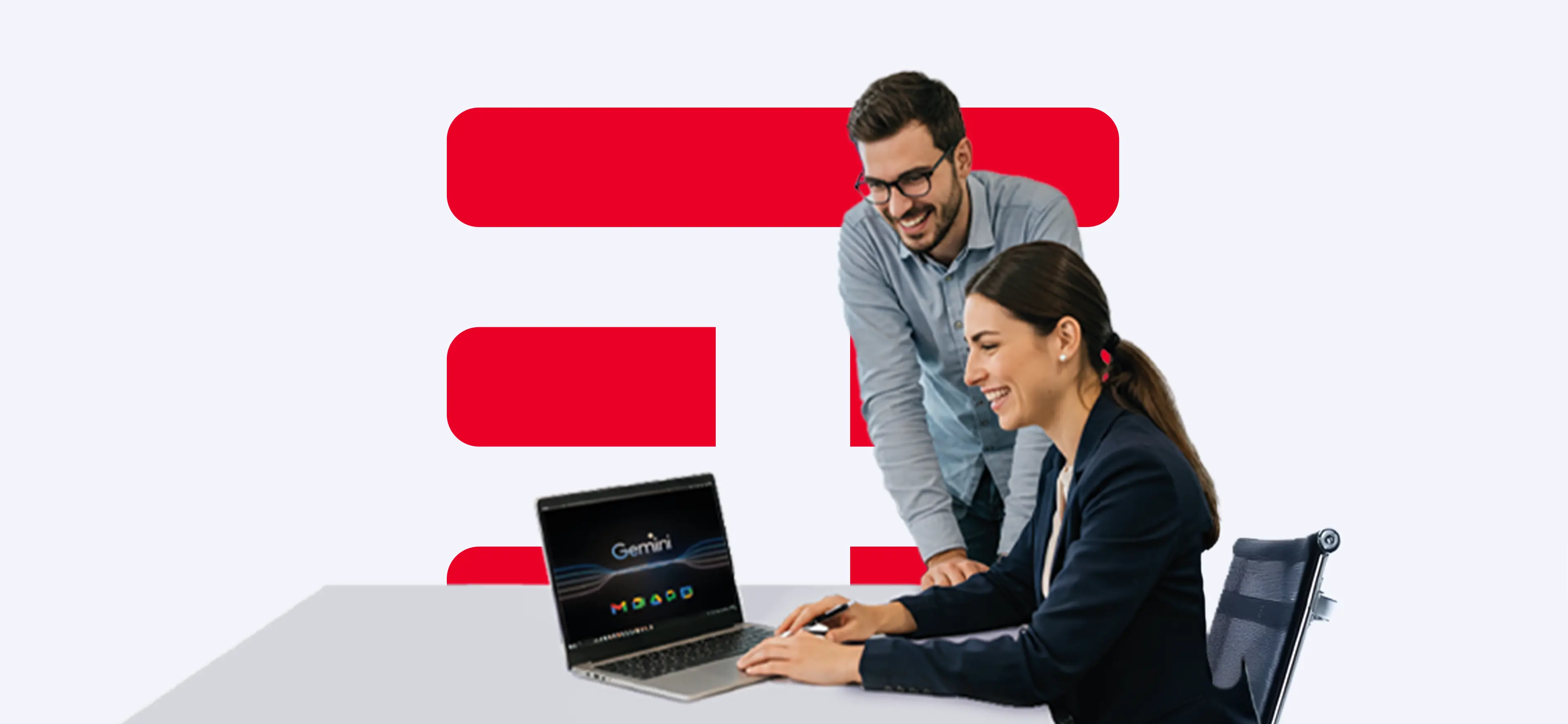 Team di lavoro composto da 3 persone utilizza Gemini, intelligenza artificiale integrata in Google Workspace
